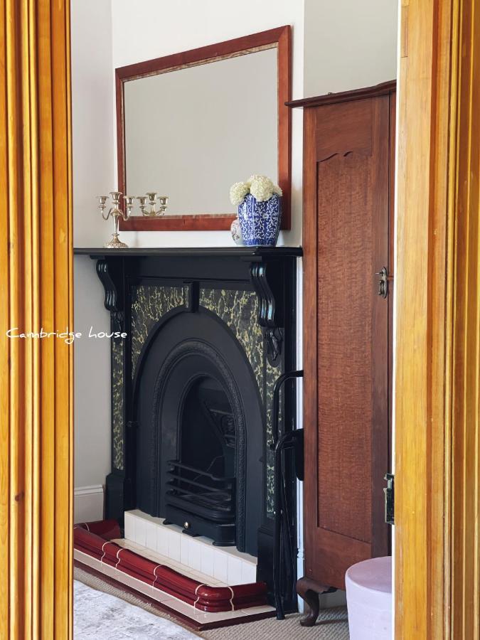 Bed & Breakfast Cambridge House Breakfast & Bed Geeveston