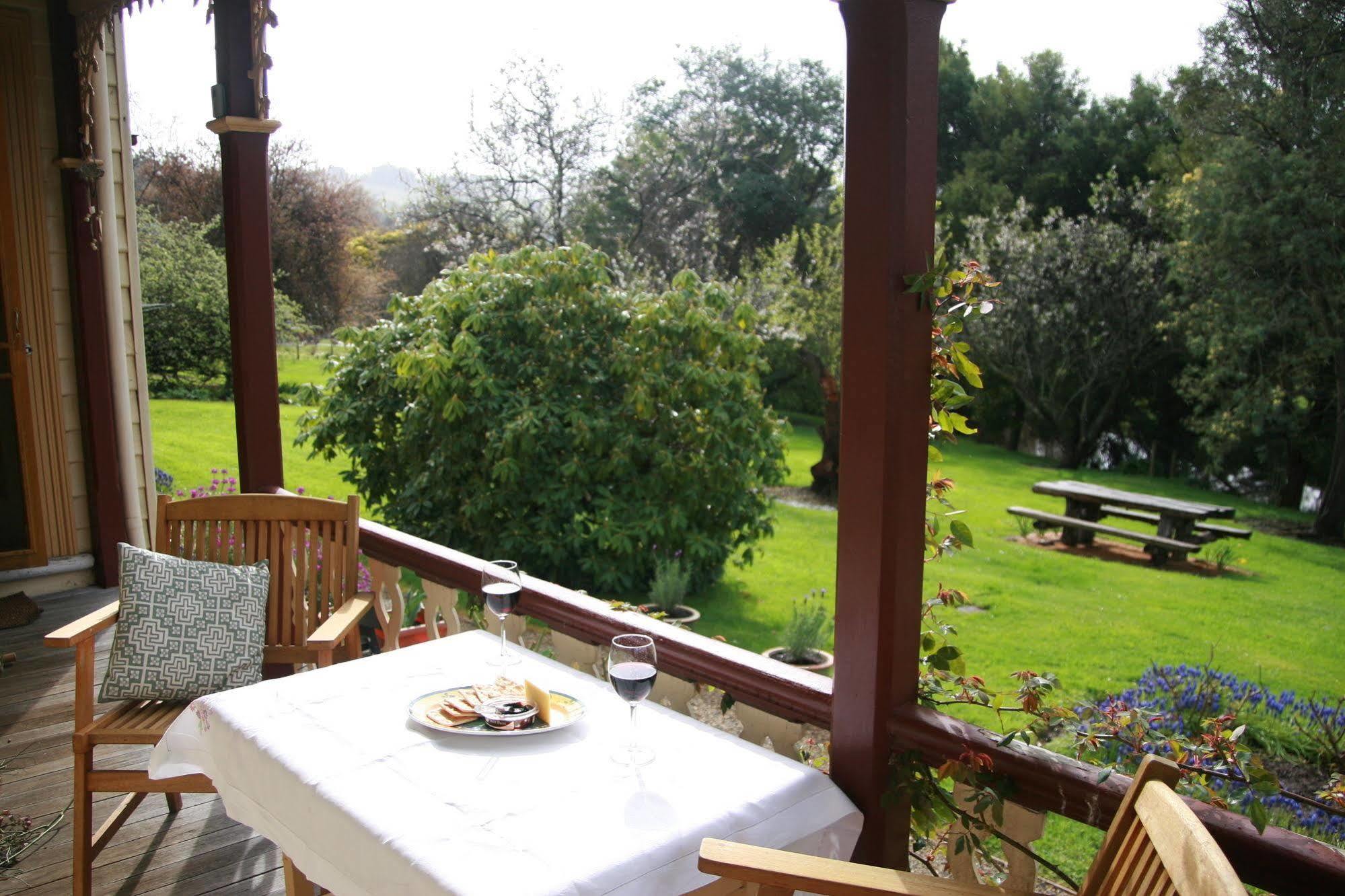 Cambridge House Breakfast & Bed Bed & Breakfast Geeveston